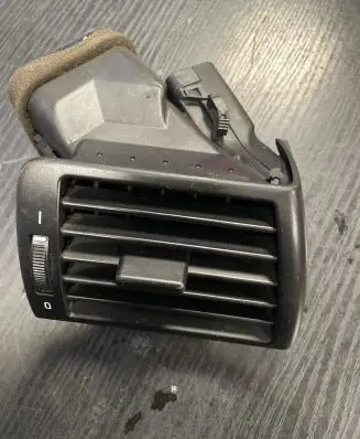 BMW 3 E46 Dash center air vent grill 8361898 C369801