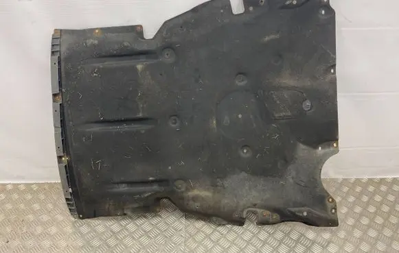 BMW 3 F30 F35 F31 Engine splash shield/under tray 7241814