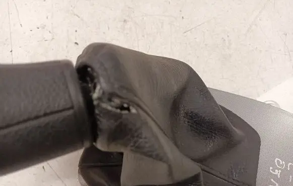 Ford Focus C-MAX Gear lever shifter trim leather/knob