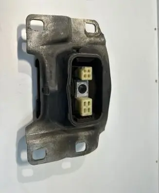 Ford Focus Engine mount bracket 322A69A