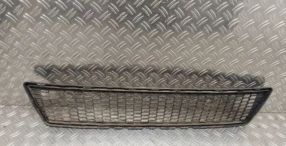 Toyota Verso Front bumper lower grill 531120F040