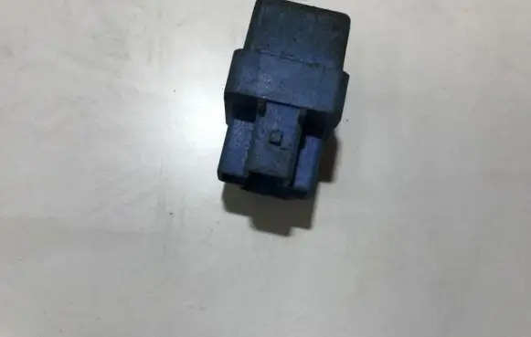 Nissan Primera Other relay 252309f800 4ra94001065