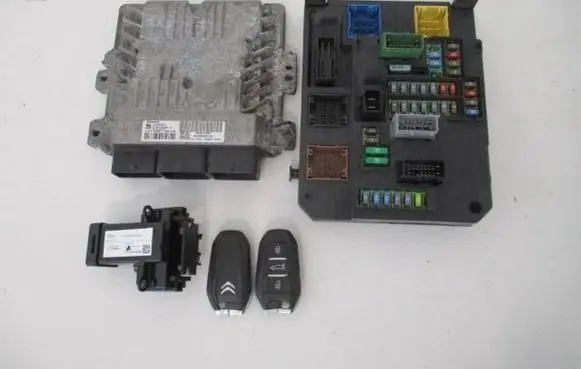 Citroen C4 II Picasso Engine ECU kit and lock set 9666681180