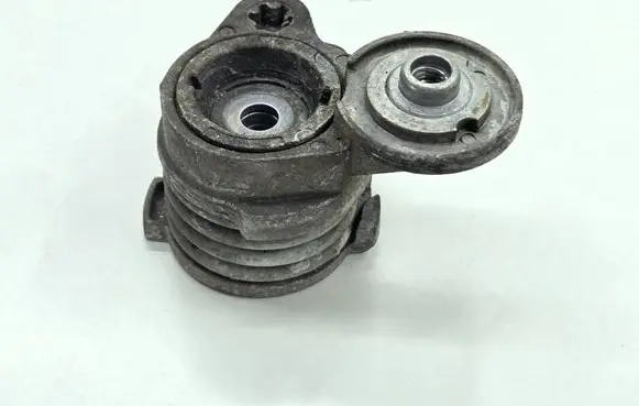 BMW M5 F90 Generator/alternator belt tensioner 7549873 11287549873