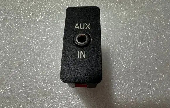BMW 5 F10 F11 AUX in-socket connector 6930561