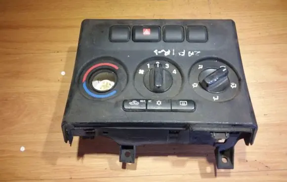 Opel Zafira A Climate control unit 90589777