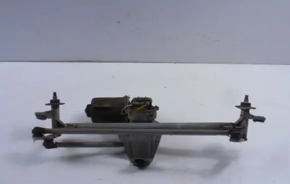 Opel Corsa C Front wiper linkage 
