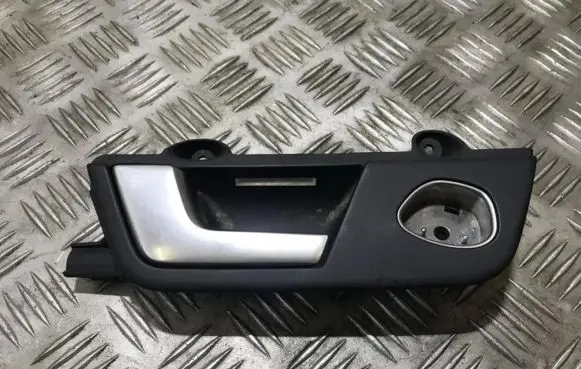 Audi A4 S4 B7 8E 8H Rear door interior handle 8e0839019