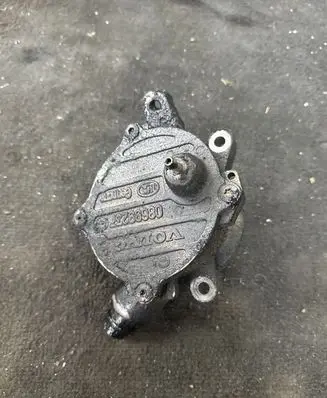 Volvo V70 Vacuum pump