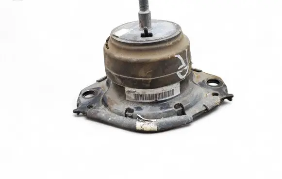Jeep Grand Cherokee Engine mount bracket
