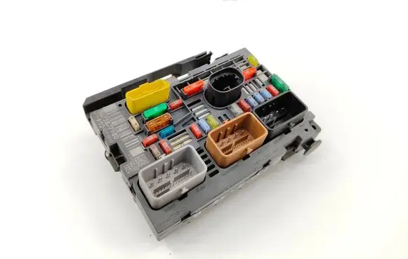 Citroen Berlingo Fuse box set 9675877980