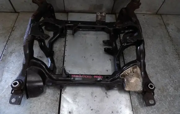 Jeep Grand Cherokee Engine mount bracket