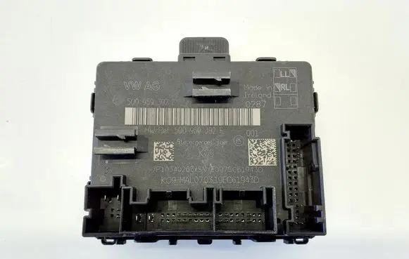 Volkswagen Tiguan Door control unit/module 5Q0959392F