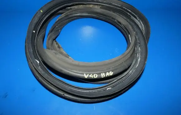 Volvo V40 Seal rubber (tailgate) 