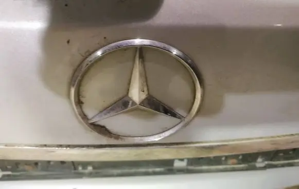 Mercedes-Benz C AMG W204 Manufacturer badge logo/emblem 