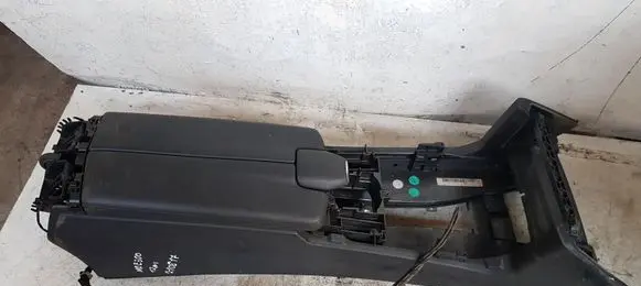 Mercedes-Benz E W212 Center console