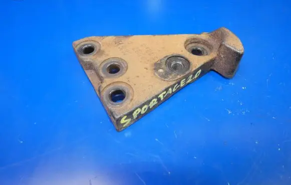 KIA Sportage Engine mounting bracket 218252S200