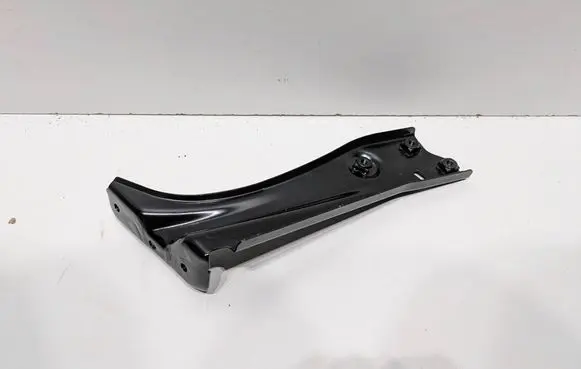 Skoda Octavia Mk3 (5E) Fender mounting bracket 5E0821141