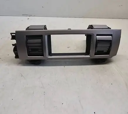 Jaguar XF X250 Dash center air vent grill 8X2319K617BH 8X2319K617AH