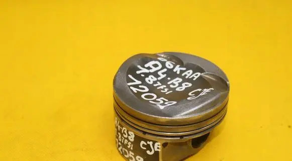 Audi A4 S4 B8 8K Piston 