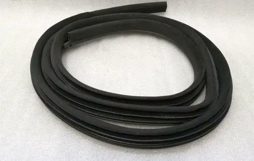 Maserati Coupe Front door rubber seal 81457100