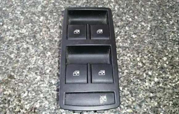 Opel Insignia A Electric window control switch 13301743