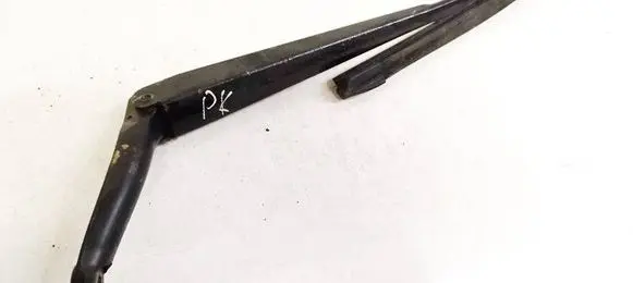 Volvo V70 Front wiper blade arm 8624243