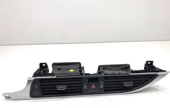 Audi A6 S6 C7 4G Dashboard side air vent grill/cover trim 4G1820951