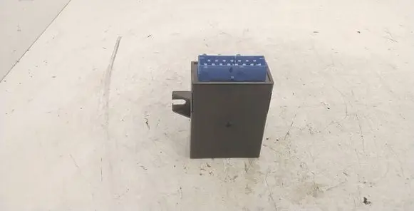 BMW 3 E36 Window wiper relay 61358357068 25426510 159303