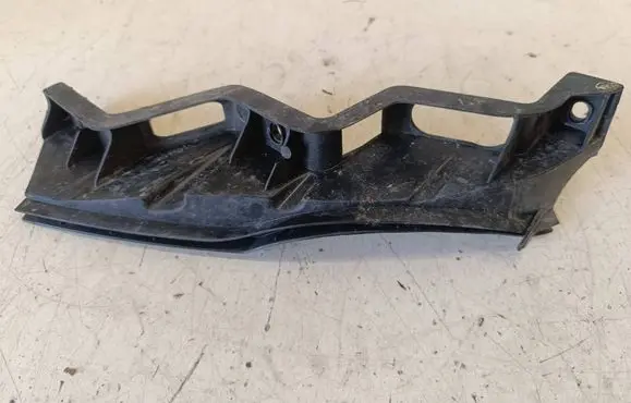 Volkswagen PASSAT B6 Front bumper mounting bracket 3C0807890