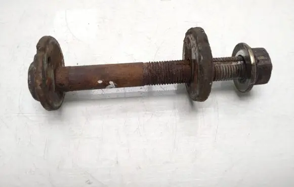 Nissan Pathfinder R51 Front suspension camber bolt 