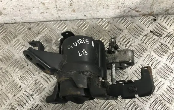 Toyota Auris 150 Engine mount bracket 123050R020
