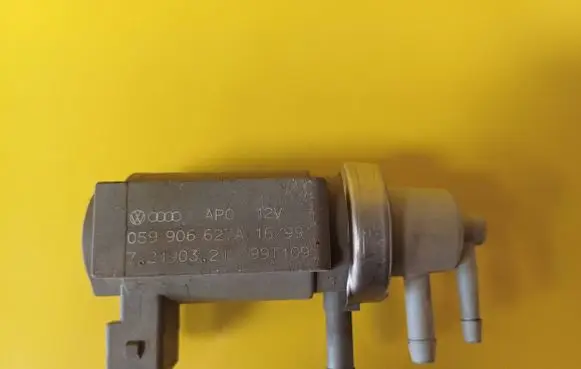 Audi A6 S6 C5 4B Turbo solenoid valve 059906627A