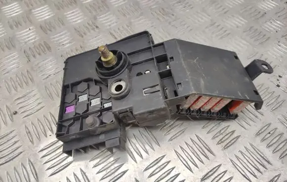Mercedes-Benz E W211 Fuse module 013948371