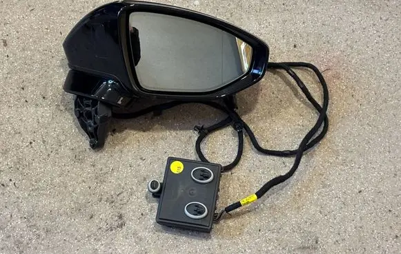 Audi A8 S8 D5 Front door electric wing mirror 