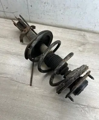 Mitsubishi Grandis Front shock absorber with coil spring