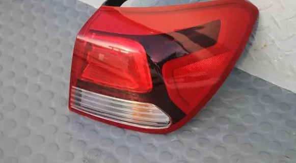 KIA Rio Rear/tail lights LAMPA92402H8 92402H8 92402H8000
