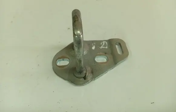 Mercedes-Benz A W169 Rear door lock loop/hook striker