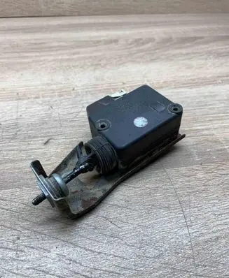 Mazda 323 Central locking motor 96081622