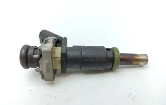 Mercedes-Benz SLK R171 Fuel injector A2720780249 6165B04781