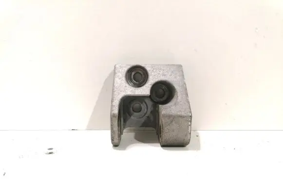 Volvo V40 Engine mounting bracket 31359644