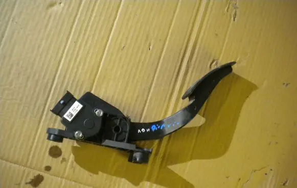 KIA Picanto Accelerator throttle pedal 327272T900
