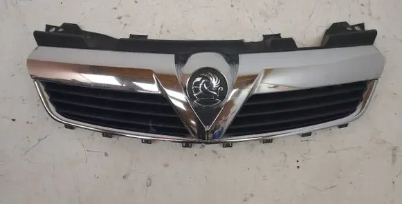 Opel Zafira B Front bumper upper radiator grill 