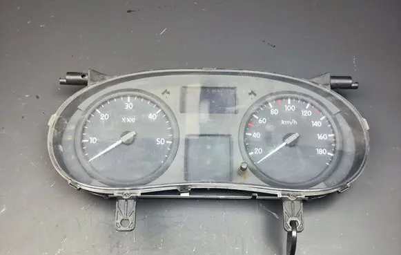 Nissan Interstar Speedometer (instrument cluster) 8200467952E 281153197