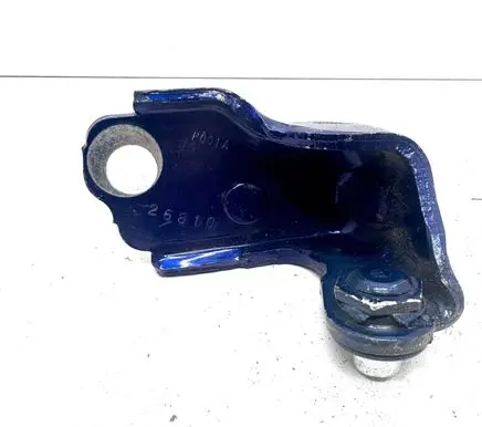 Ford Fusion II Front door lower hinge P001A