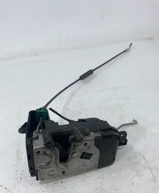 Opel Astra H Front door lock 13210749