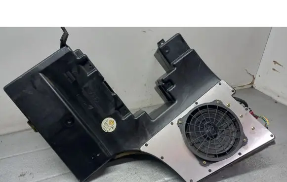 Audi A4 S4 B5 8D Subwoofer speaker