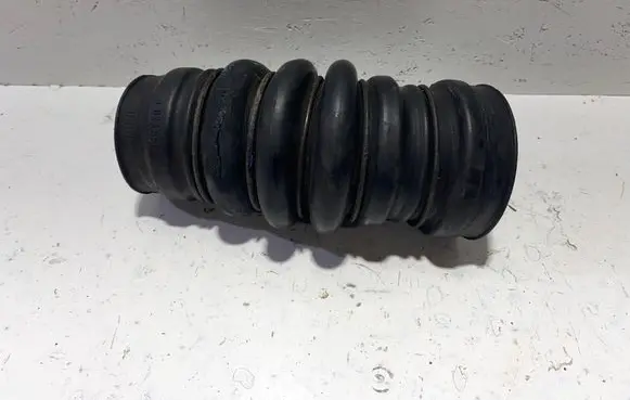Audi 200 Intercooler hose/pipe 035145720A