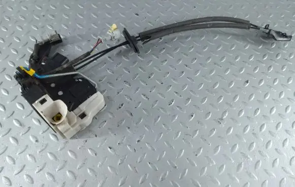 KIA Optima Front door lock 813102T070