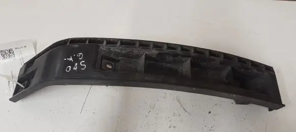 Rear bumper mounting bracket